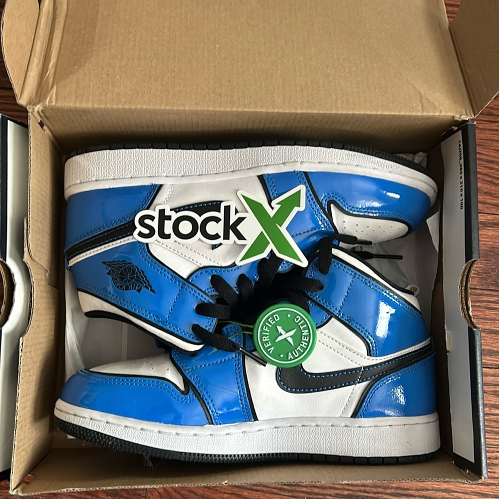 Air Jordan 1 Mid SE (GS)
